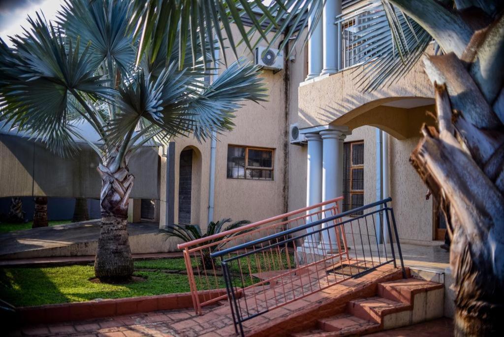 Tshedza Guest Lodge Луіс-Трічард Екстер'єр фото